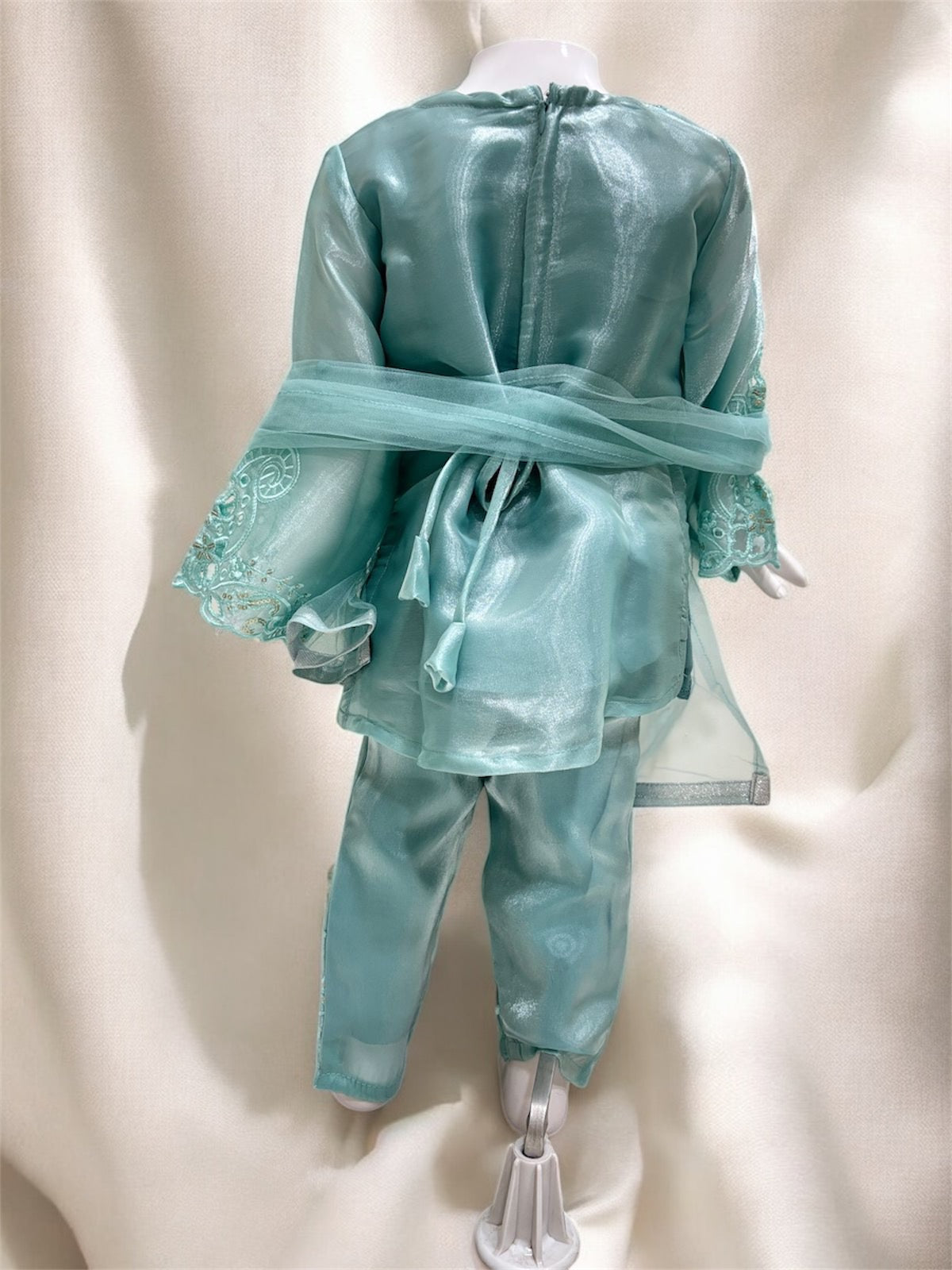 Zohra Cut Work Kurti Set = sm = 1832